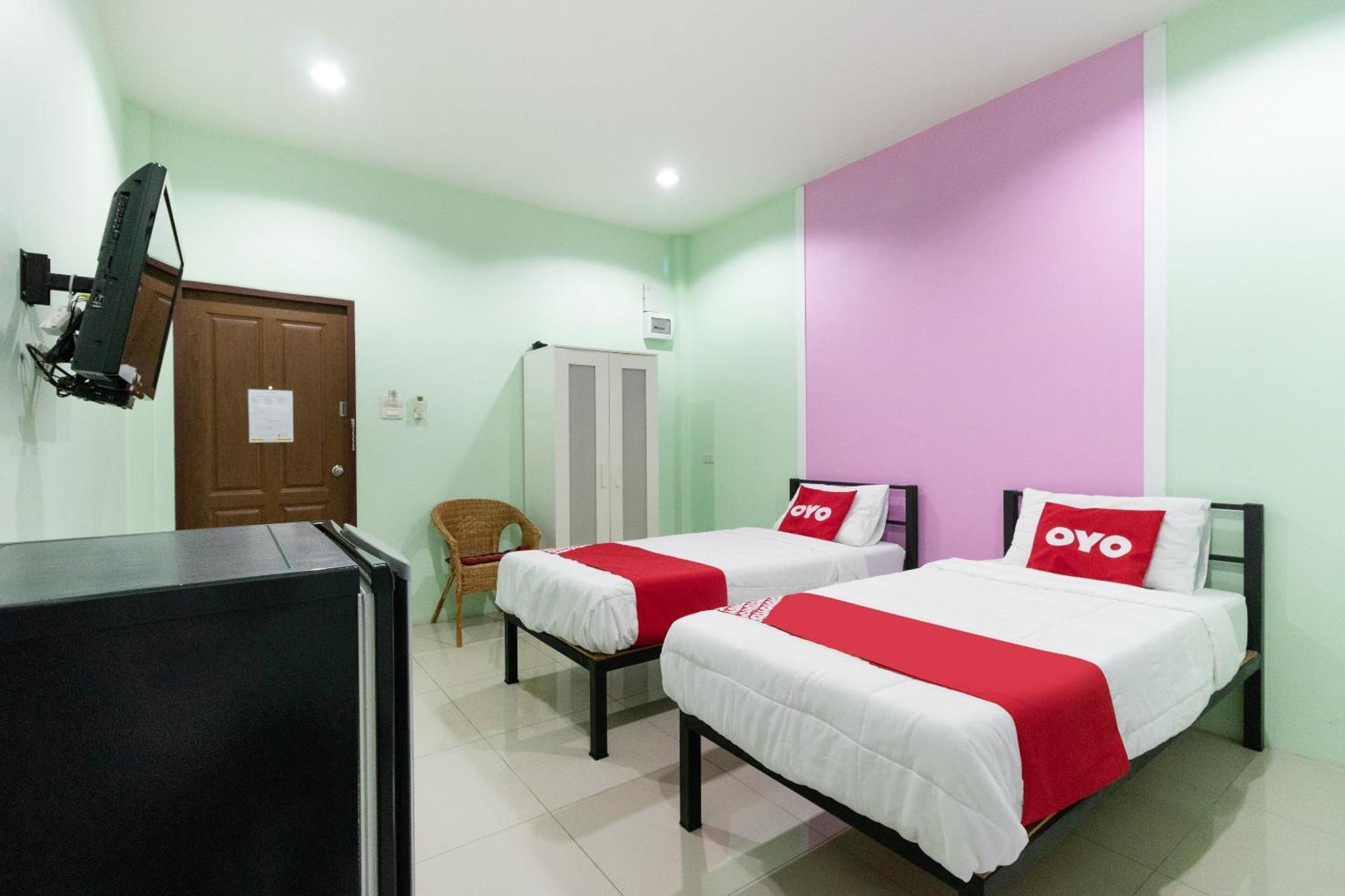 Oyo 1163 Eden Hostel Phuket Eksteriør billede