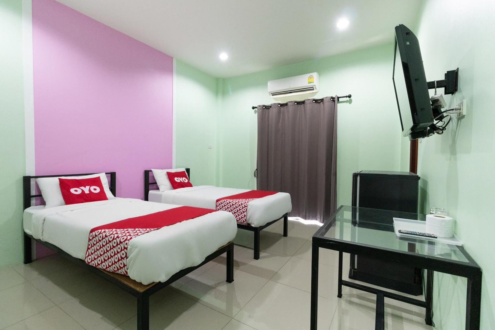 Oyo 1163 Eden Hostel Phuket Eksteriør billede