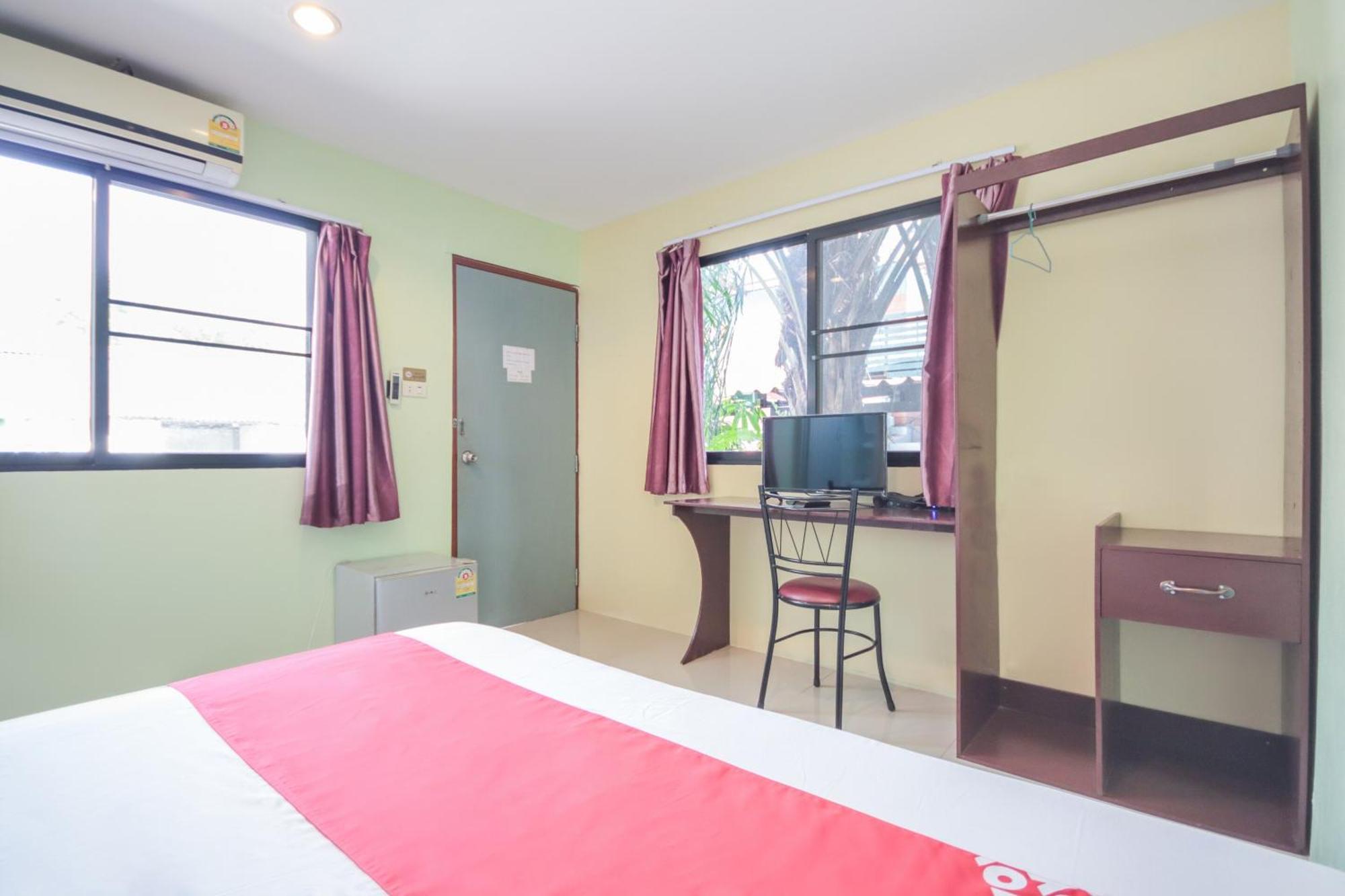 Oyo 1163 Eden Hostel Phuket Eksteriør billede