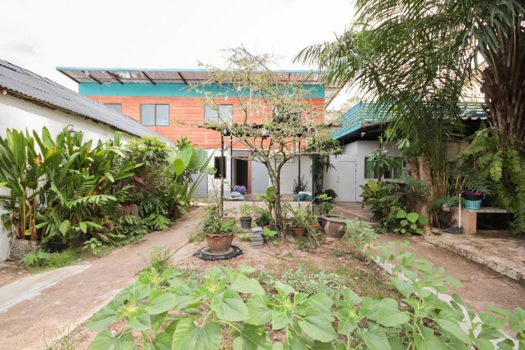 Oyo 1163 Eden Hostel Phuket Eksteriør billede