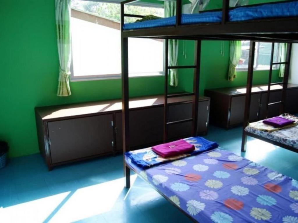 Oyo 1163 Eden Hostel Phuket Eksteriør billede