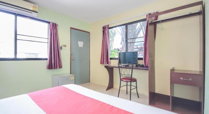 Oyo 1163 Eden Hostel Phuket Eksteriør billede
