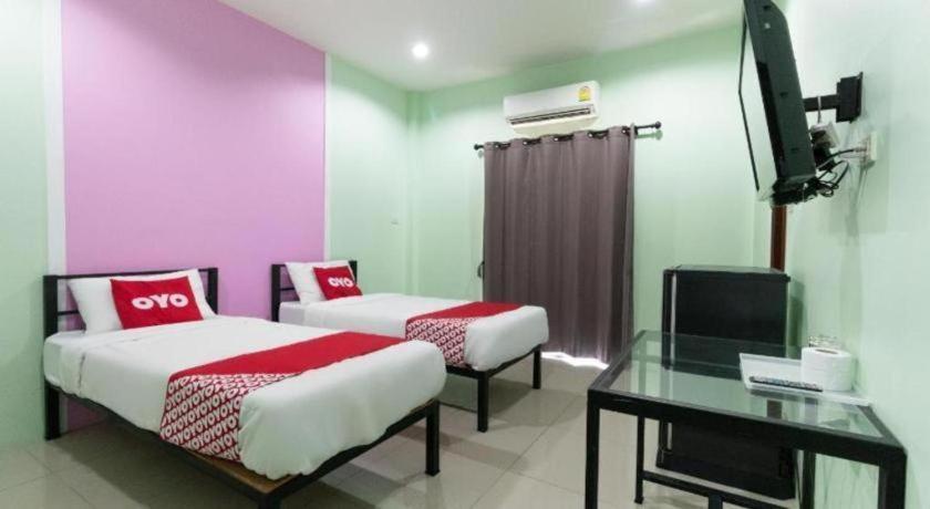 Oyo 1163 Eden Hostel Phuket Eksteriør billede