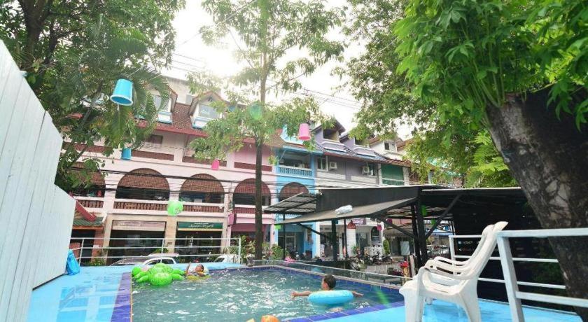 Oyo 1163 Eden Hostel Phuket Eksteriør billede