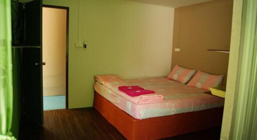 Oyo 1163 Eden Hostel Phuket Eksteriør billede