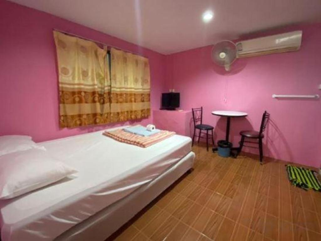 Oyo 1163 Eden Hostel Phuket Eksteriør billede